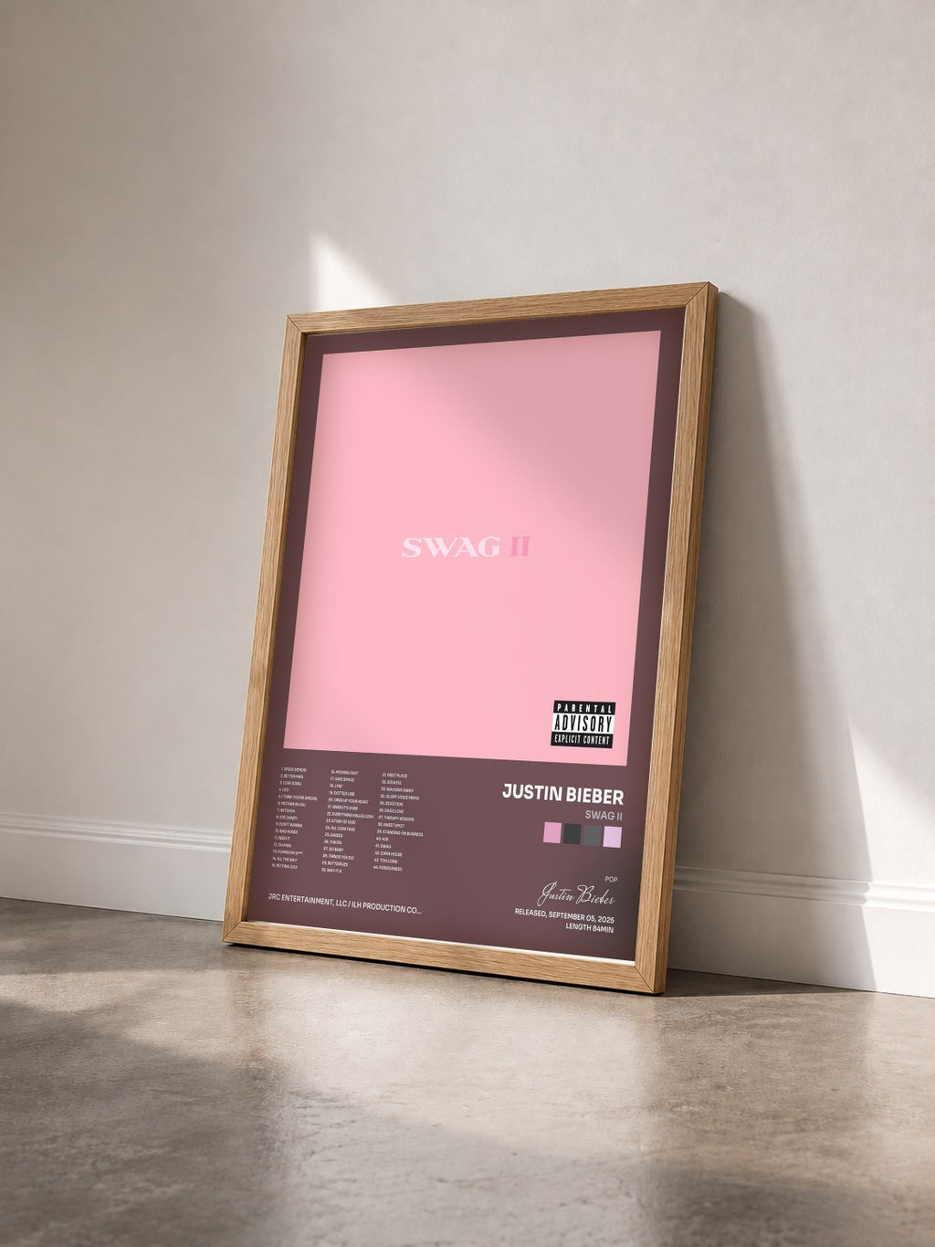#bois Tableau de l'album SWAG II de Justin Bieber vu de trois quarts, cadre en bois brut