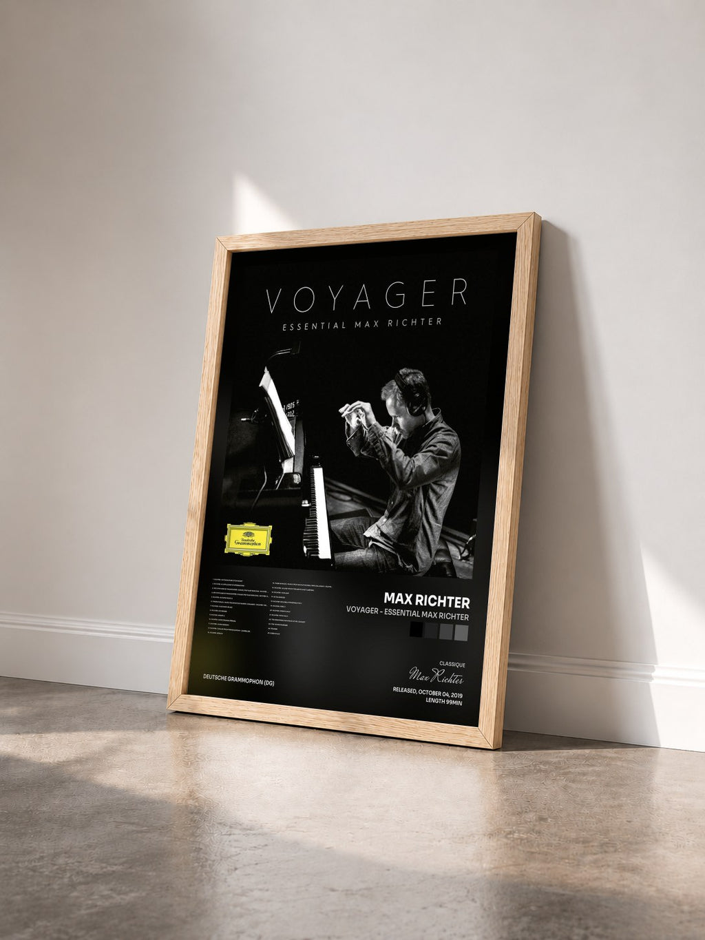 #bois Tableau de l'album Voyager - Essential Max Richter de Max Richter vu de trois quarts, cadre en bois brut