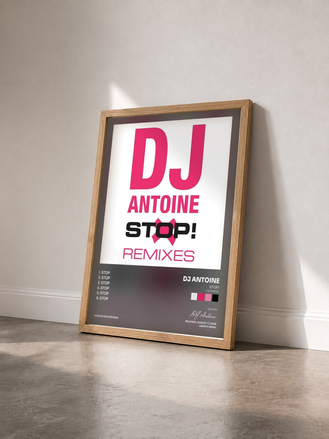 #bois Tableau de l'album Stop! (The Remixes) de DJ Antoine vu de trois quarts, cadre en bois brut