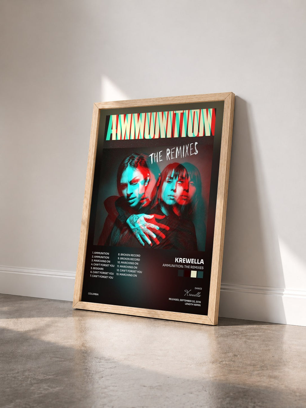 #bois Tableau de l'album Ammunition: The Remixes de Krewella vu de trois quarts, cadre en bois brut