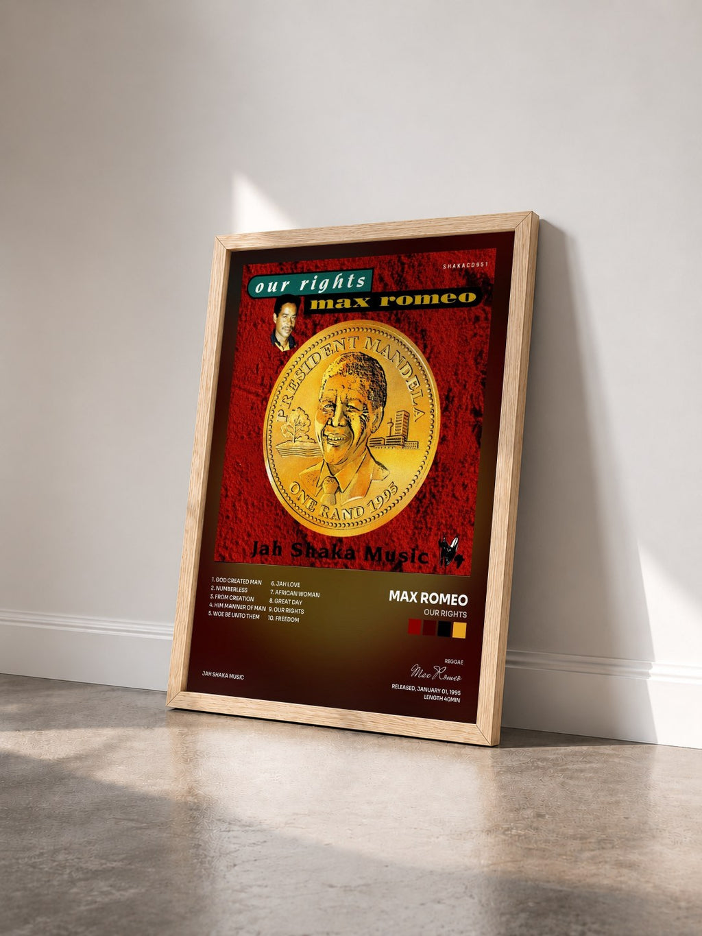 #bois Tableau de l'album Our Rights de Max Romeo vu de trois quarts, cadre en bois brut