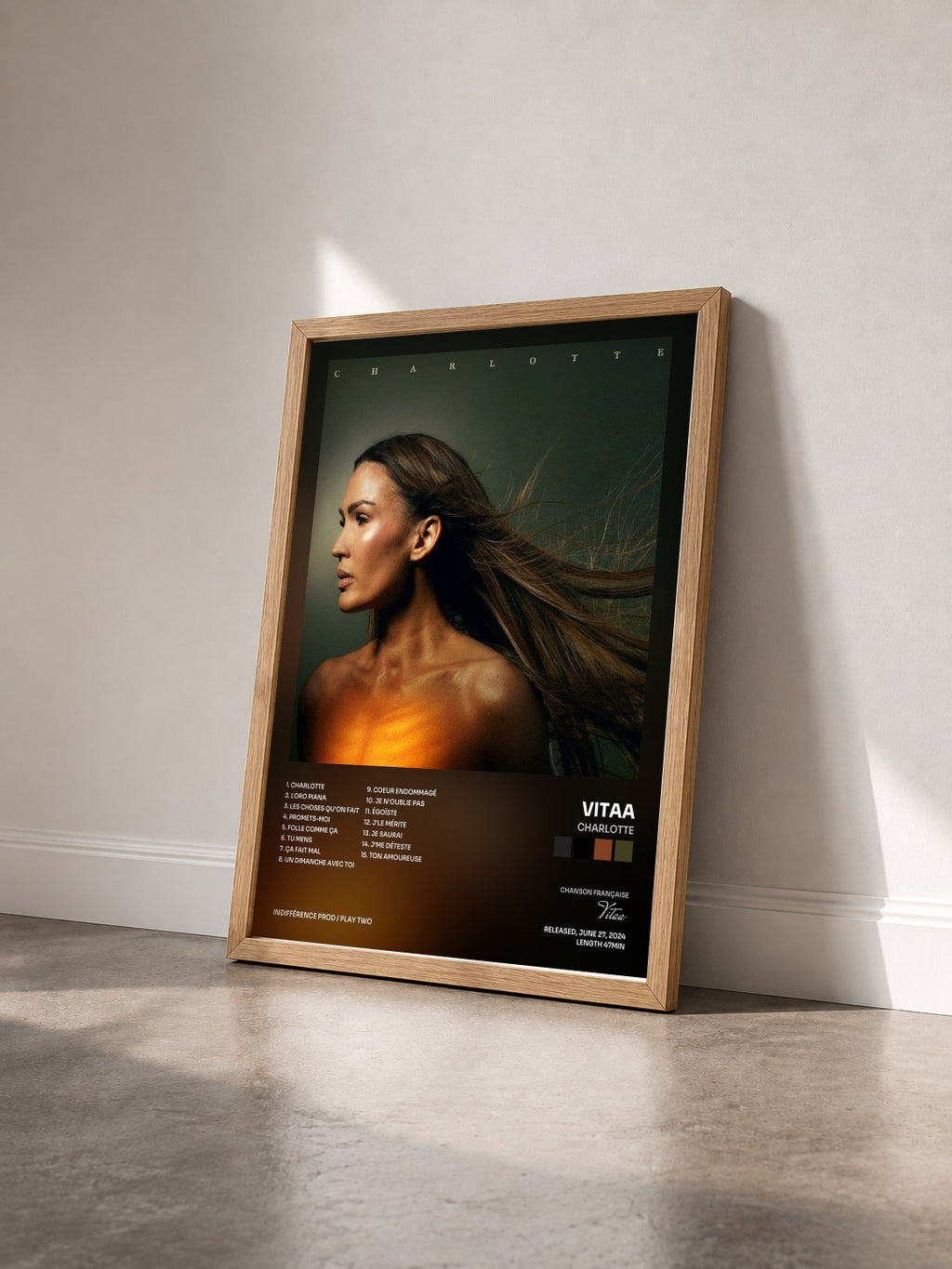 #bois Tableau de l'album Charlotte de Vitaa vu de trois quarts, cadre en bois brut