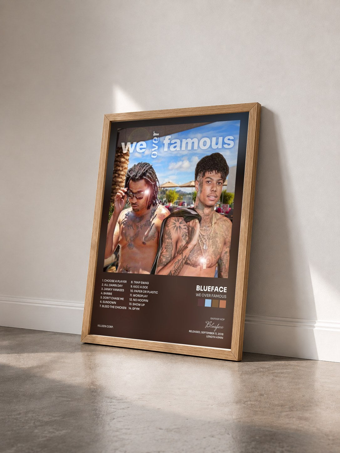 #bois Tableau de l'album We over Famous de Blueface vu de trois quarts, cadre en bois brut