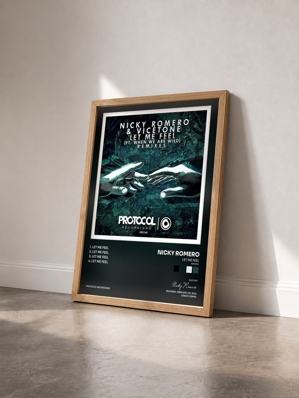 #bois Tableau de l'album Let Me Feel (Remixes) de Nicky Romero vu de trois quarts, cadre en bois brut