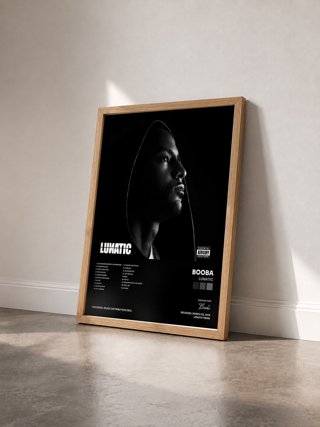 #bois Tableau de l'album Lunatic de Booba vu de trois quarts, cadre en bois brut