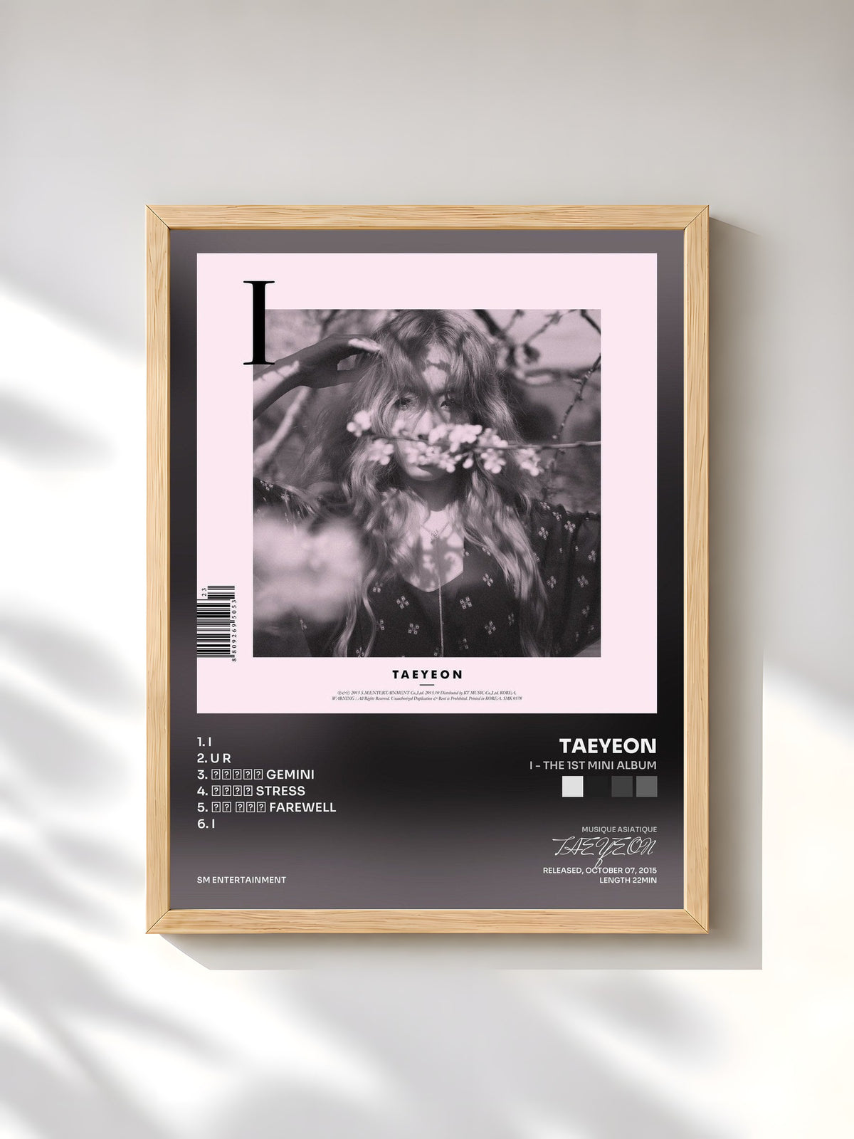 #bois Tableau de l'album I - The 1st Mini Album de TAEYEON, cadre en bois brut, imprimé et encadré en France