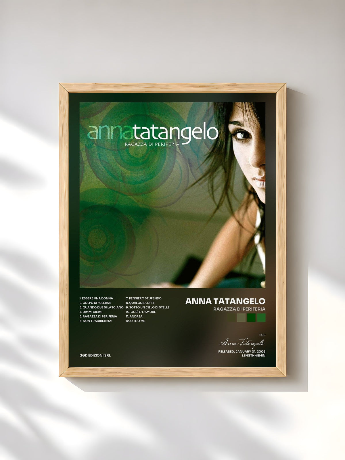 #bois Tableau de l'album Ragazza di periferia de Anna Tatangelo, cadre en bois brut, imprimé et encadré en France