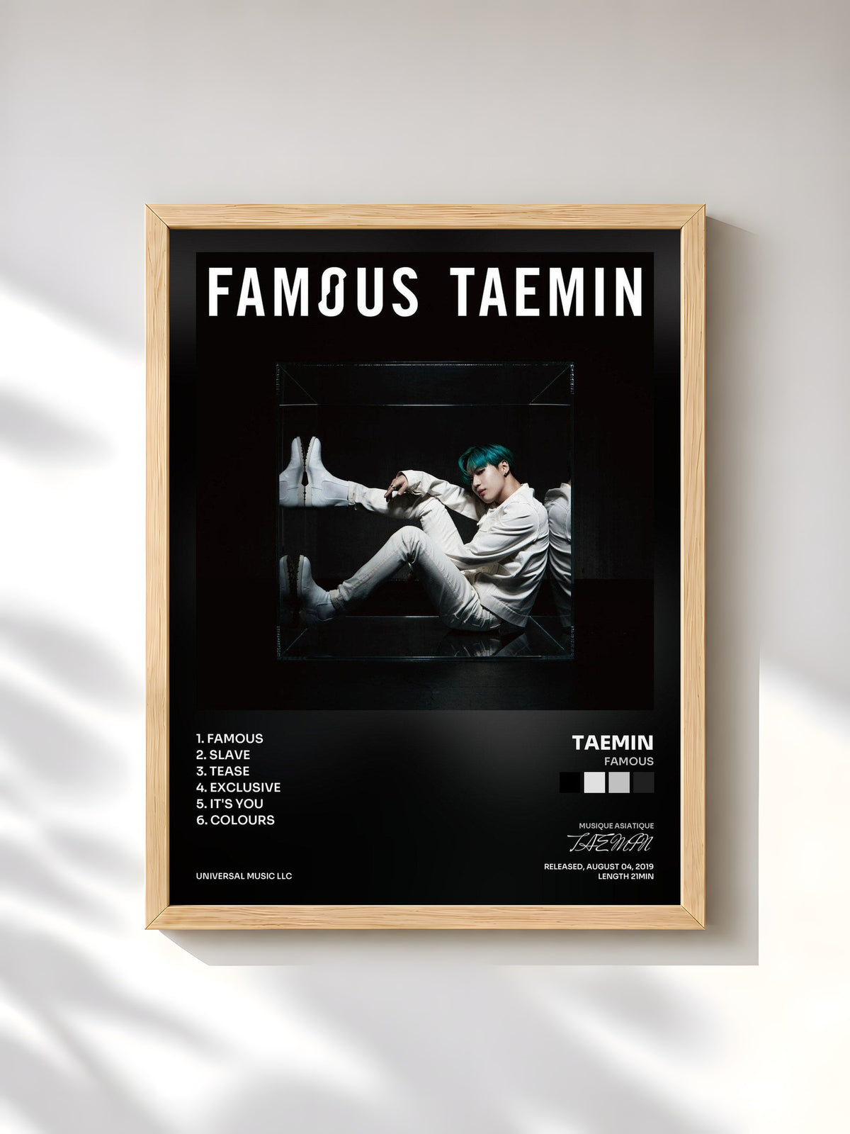 #bois Tableau de l'album Famous de TAEMIN, cadre en bois brut, imprimé et encadré en France