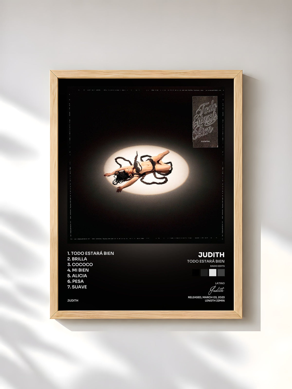 #bois Tableau de l'album Todo Estará Bien (Radio Edits) de Judith, cadre en bois brut, imprimé et encadré en France