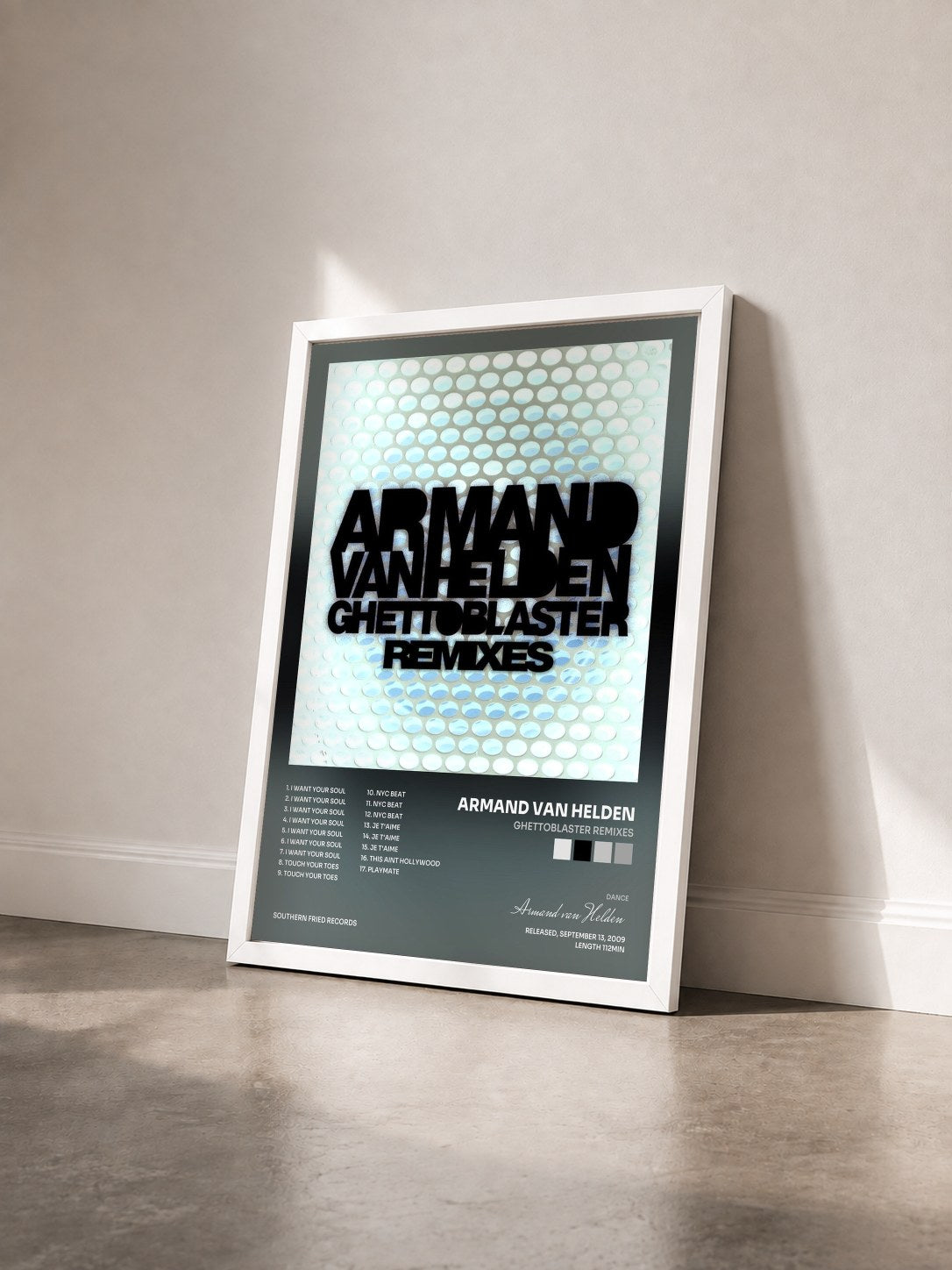 #blanc Tableau de l'album Ghettoblaster Remixes de Armand van Helden vu de trois quarts, cadre blanc