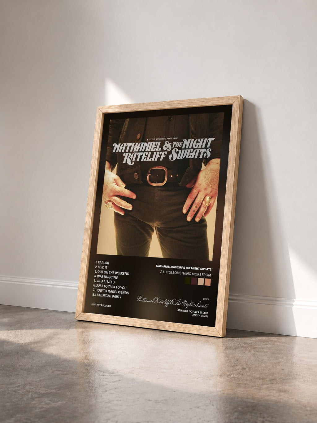 #bois Tableau de l'album A Little Something More From de Nathaniel Rateliff & The Night Sweats vu de trois quarts, cadre en bois brut