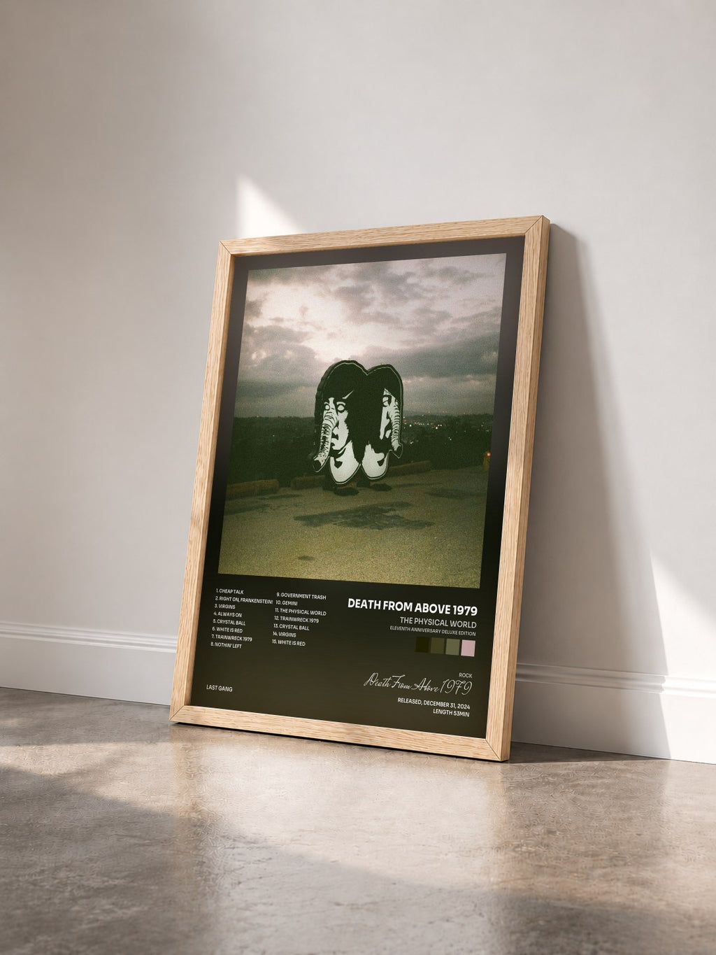 #bois Tableau de l'album The Physical World (Eleventh Anniversary Deluxe Edition) de Death From Above 1979 vu de trois quarts, cadre en bois brut