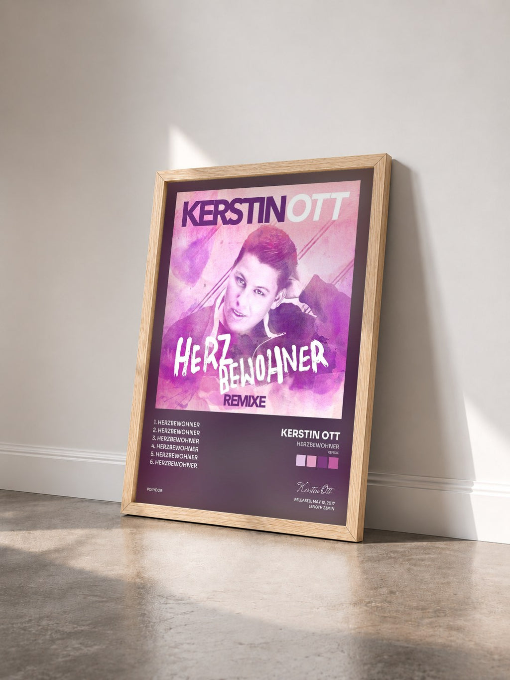 #bois Tableau de l'album Herzbewohner (Remixe) de Kerstin Ott vu de trois quarts, cadre en bois brut
