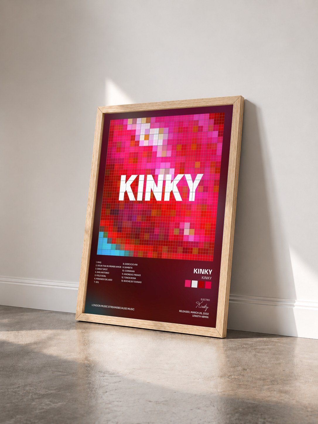 #bois Tableau de l'album Kinky de Kinky vu de trois quarts, cadre en bois brut