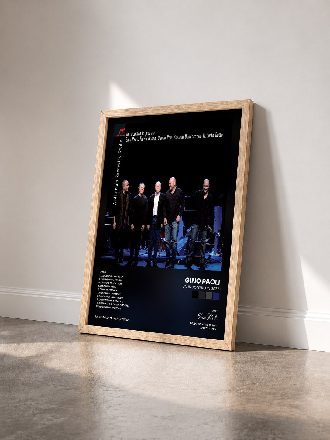#bois Tableau de l'album Un incontro in jazz de Gino Paoli vu de trois quarts, cadre en bois brut