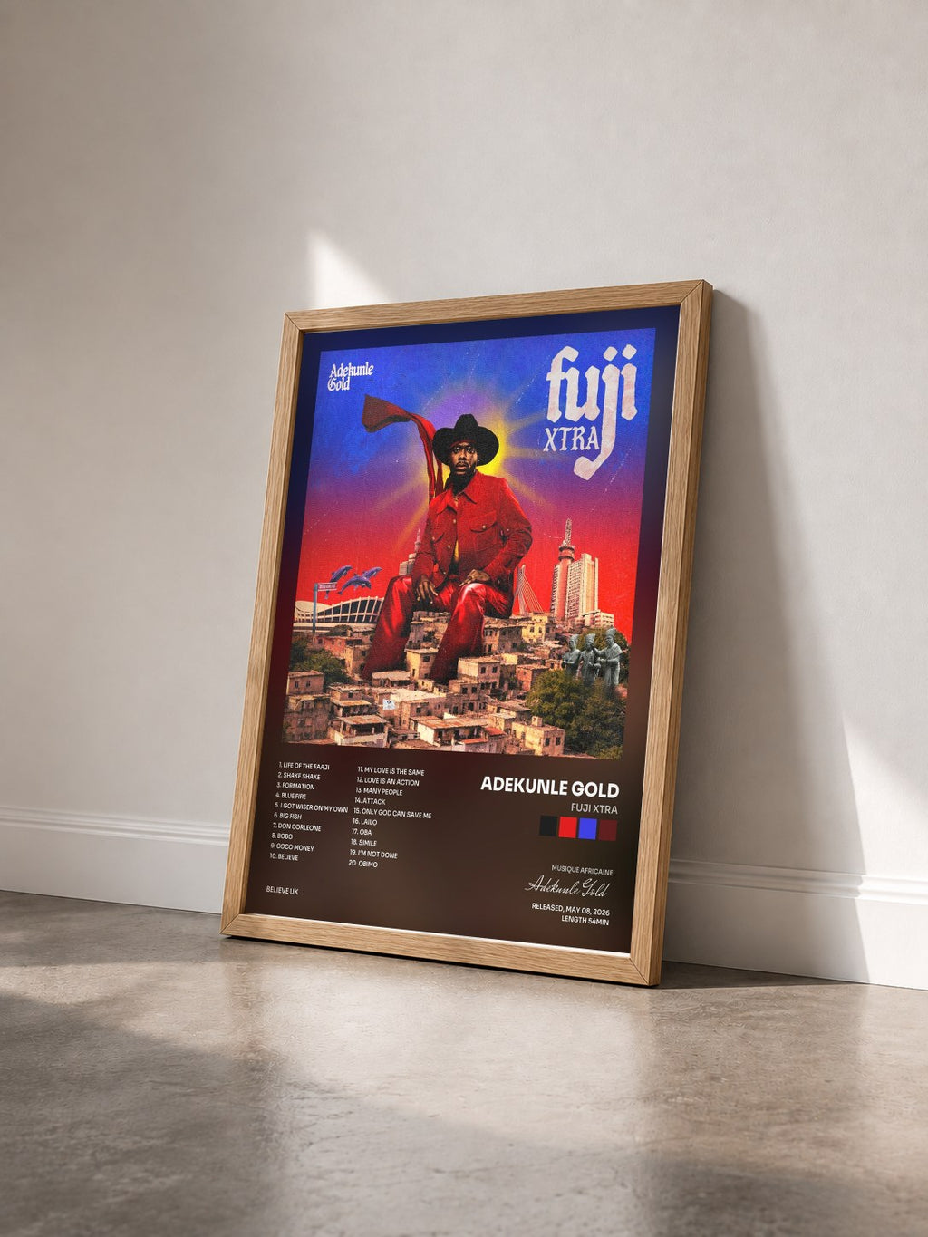 #bois Tableau de l'album Fuji Xtra de Adekunle Gold vu de trois quarts, cadre en bois brut