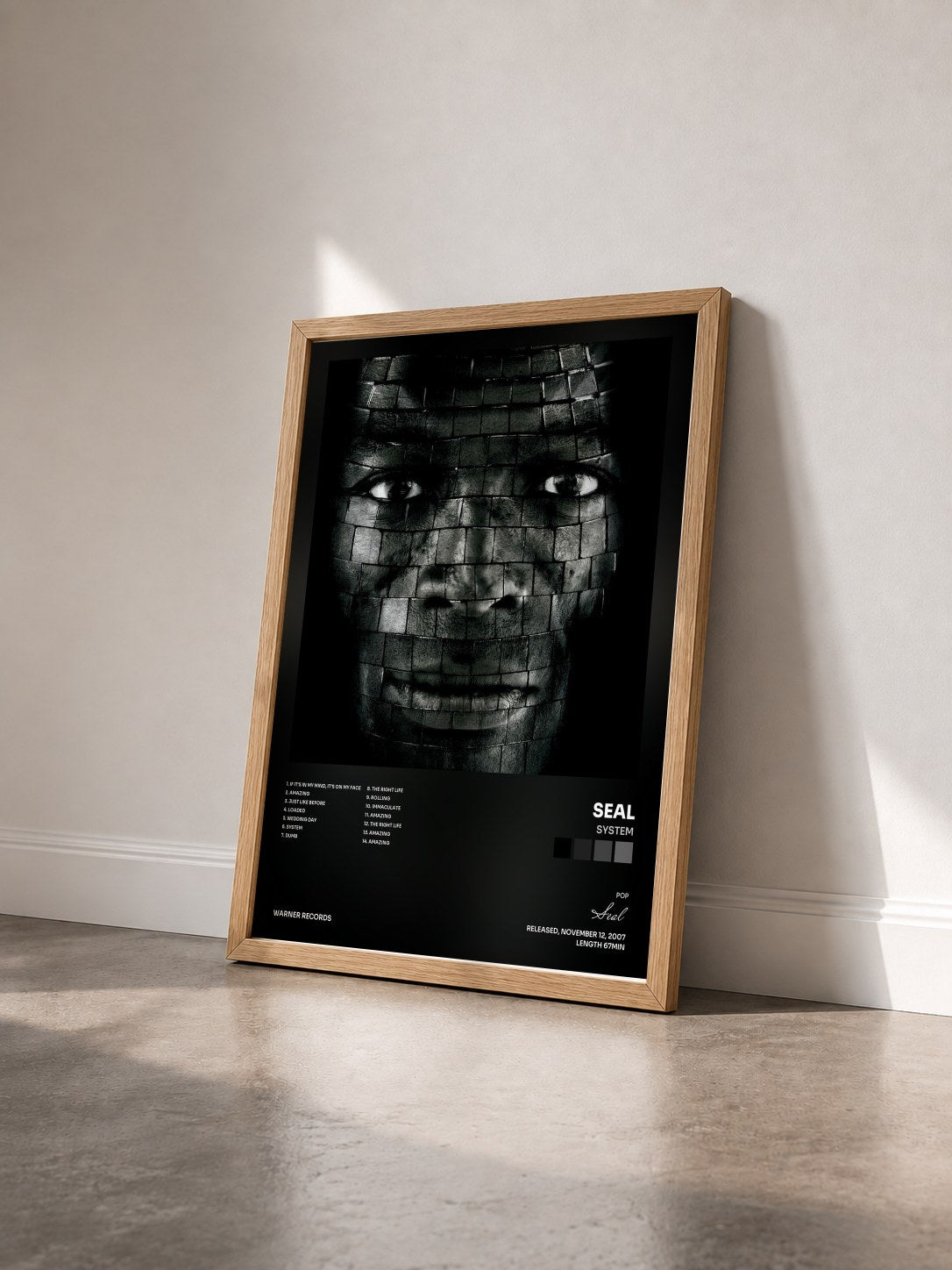 #bois Tableau de l'album System de Seal vu de trois quarts, cadre en bois brut
