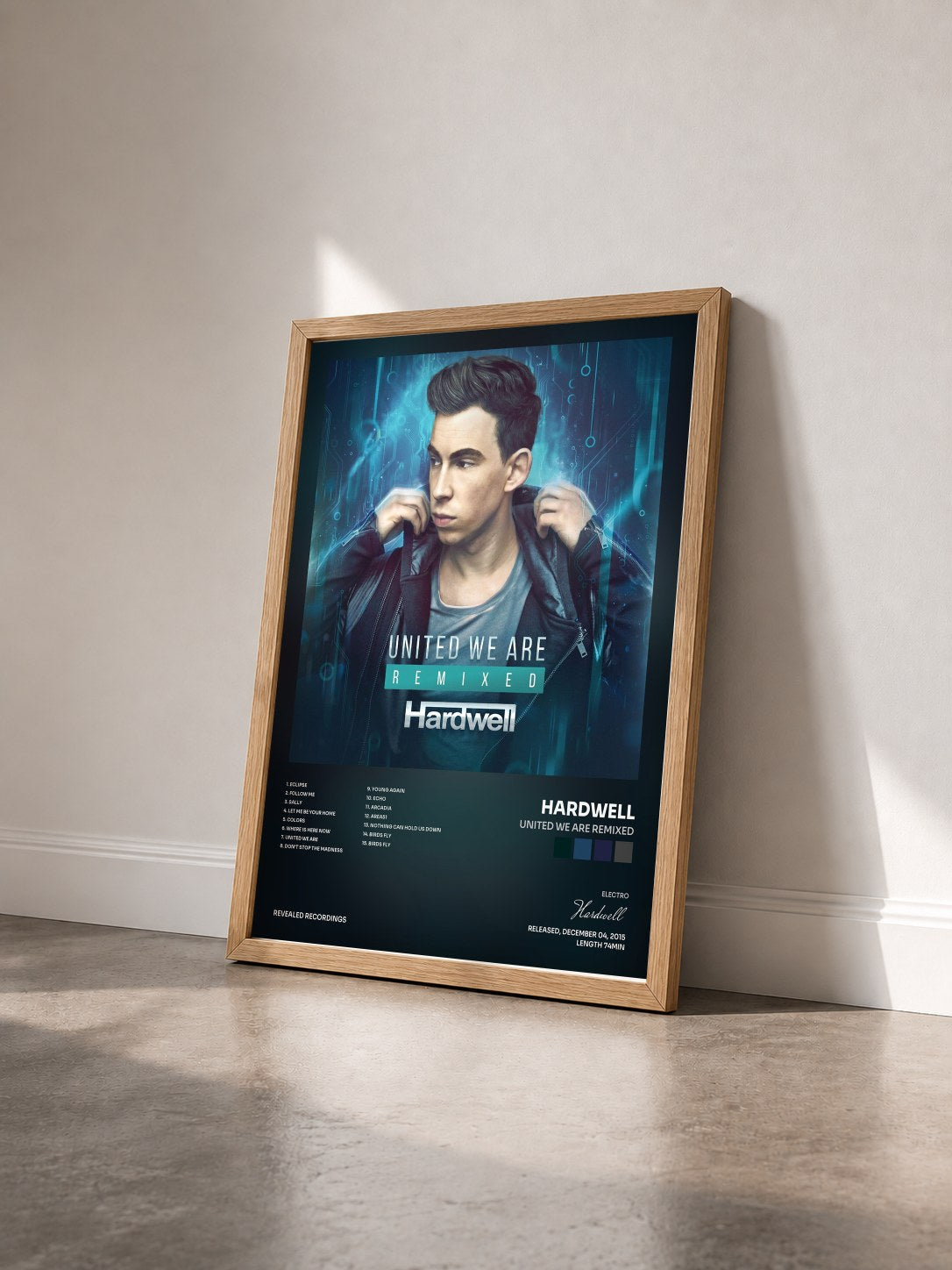 #bois Tableau de l'album United We Are Remixed de Hardwell vu de trois quarts, cadre en bois brut
