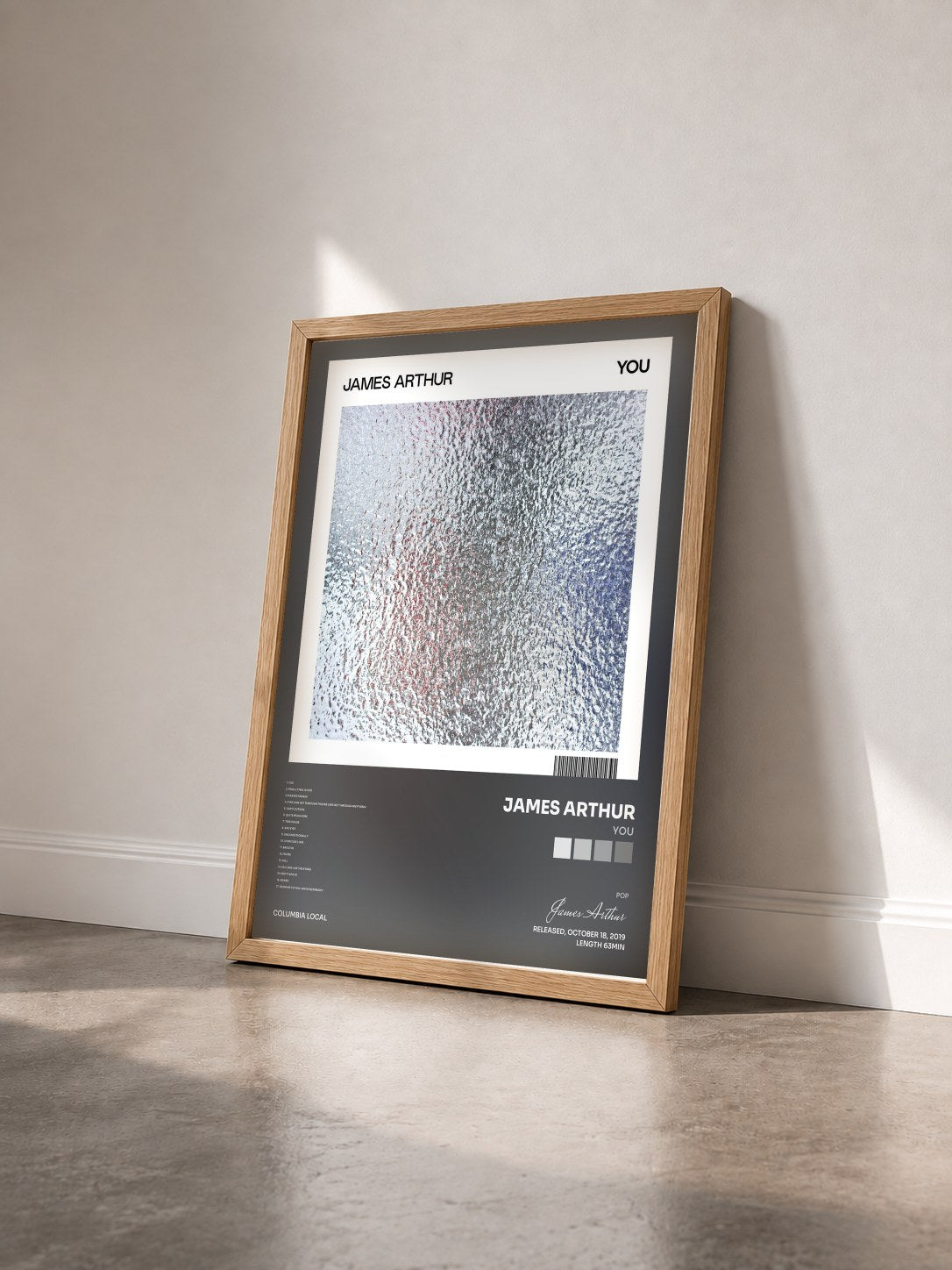 #bois Tableau de l'album YOU de James Arthur vu de trois quarts, cadre en bois brut