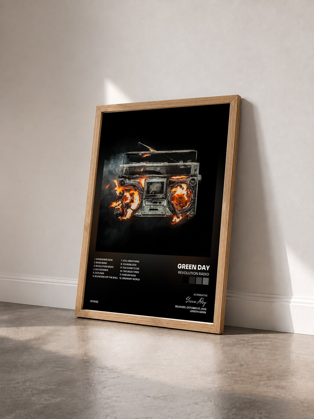 #bois Tableau de l'album Revolution Radio de Green Day vu de trois quarts, cadre en bois brut