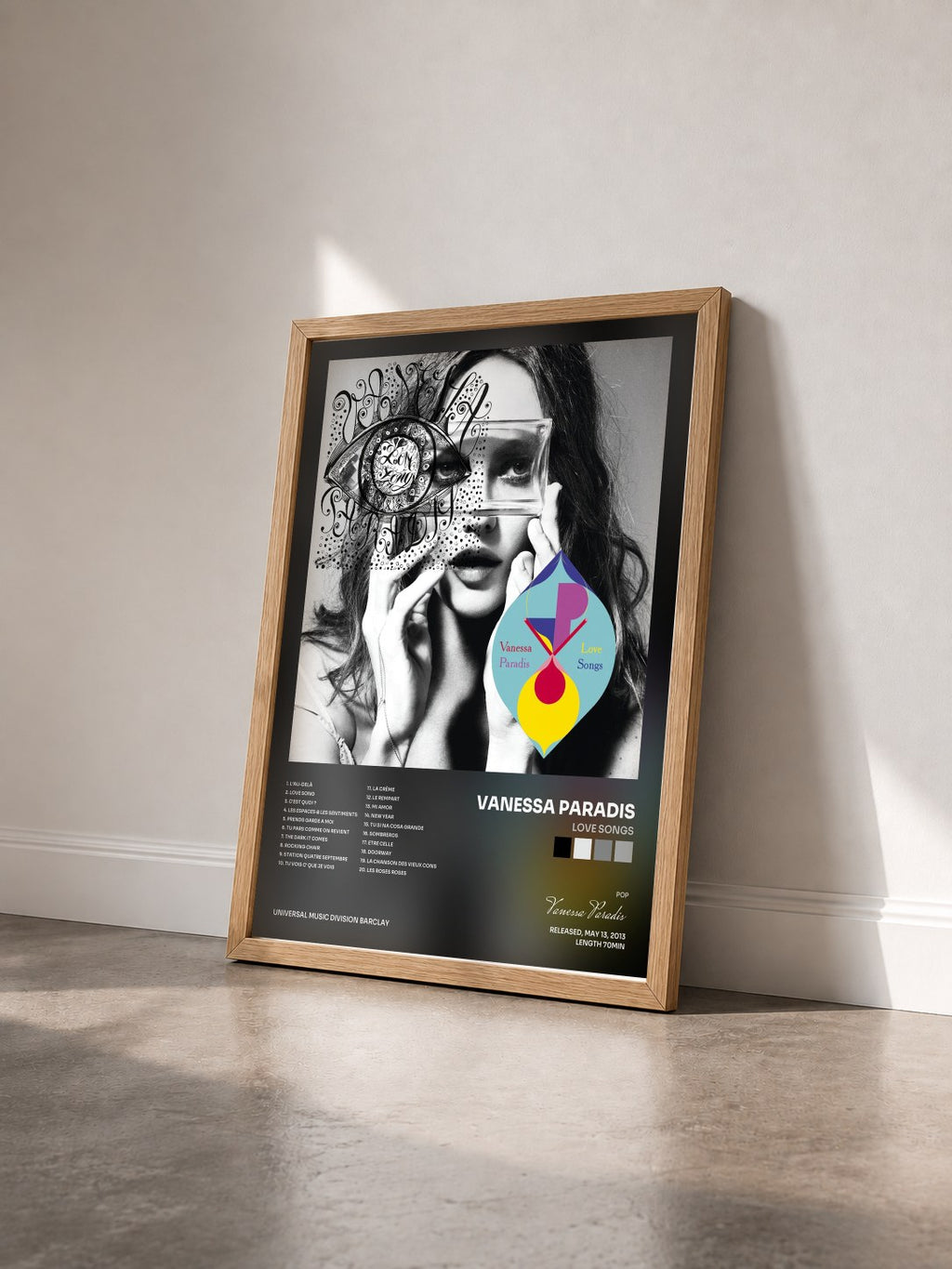#bois Tableau de l'album Love Songs de Vanessa Paradis vu de trois quarts, cadre en bois brut