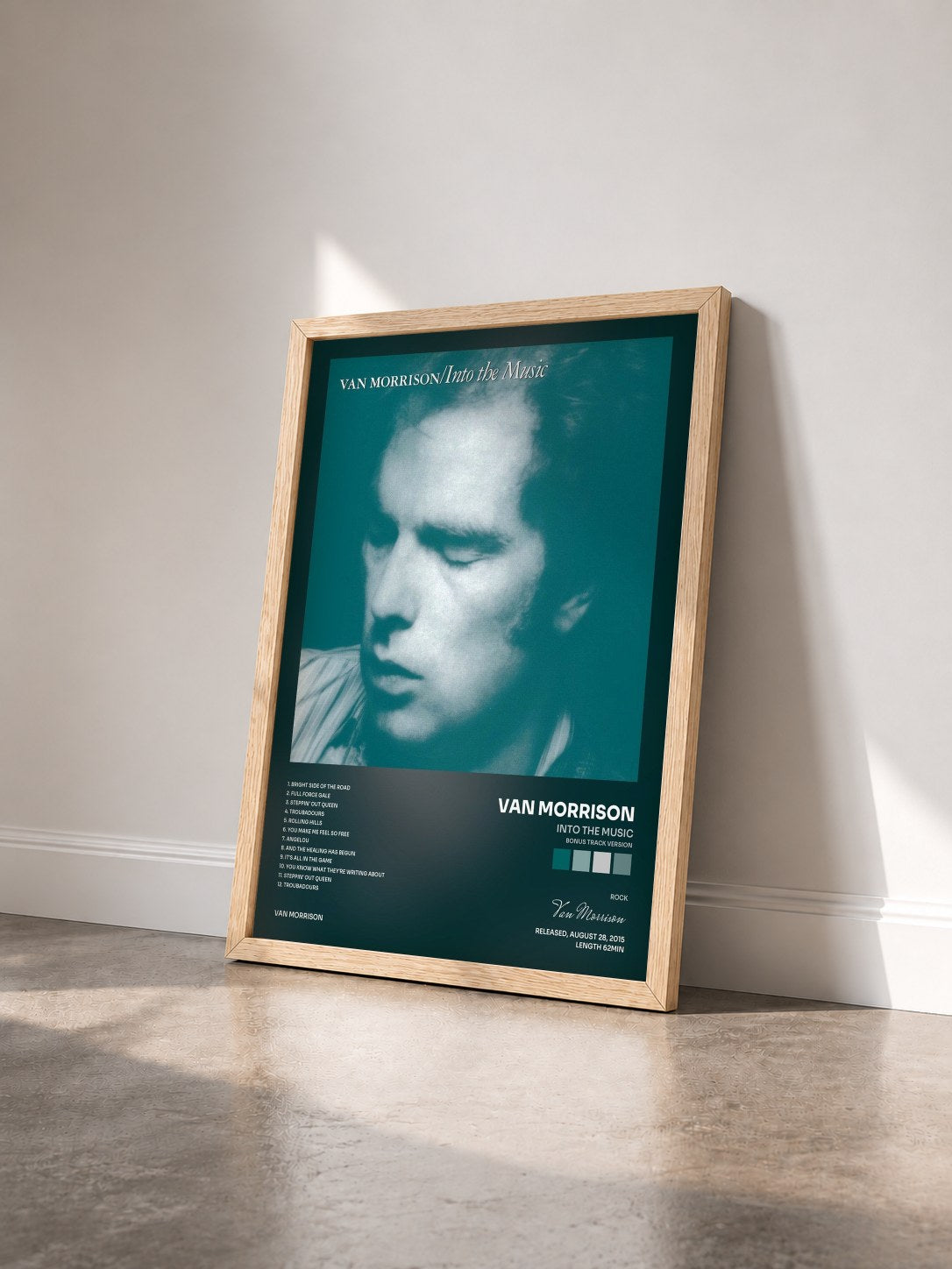 #bois Tableau de l'album Into the Music (Bonus Track Version) de Van Morrison vu de trois quarts, cadre en bois brut