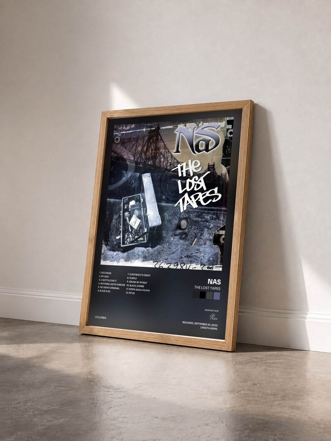 #bois Tableau de l'album The Lost Tapes de Nas vu de trois quarts, cadre en bois brut