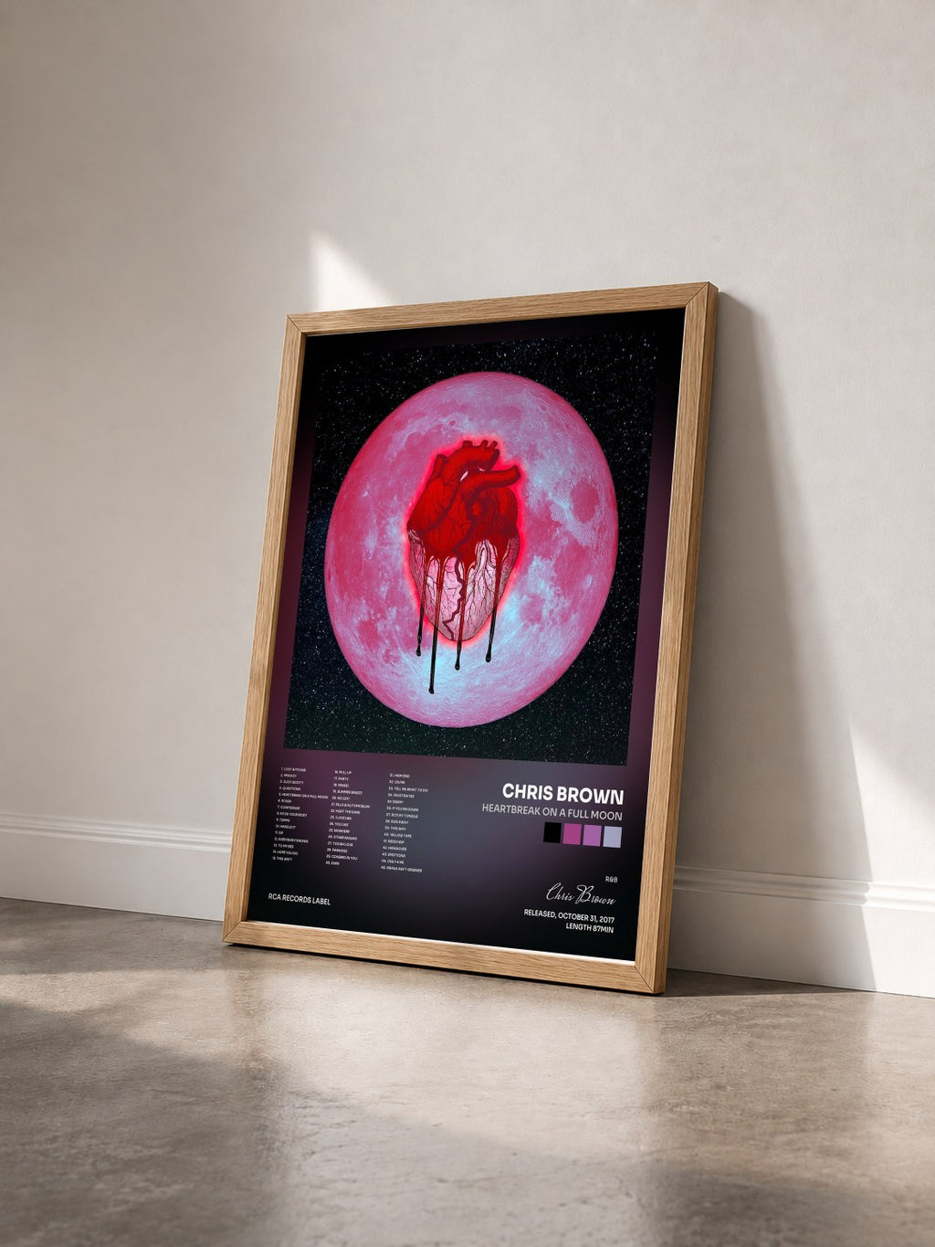 #bois Tableau de l'album Heartbreak on a Full Moon de Chris Brown vu de trois quarts, cadre en bois brut