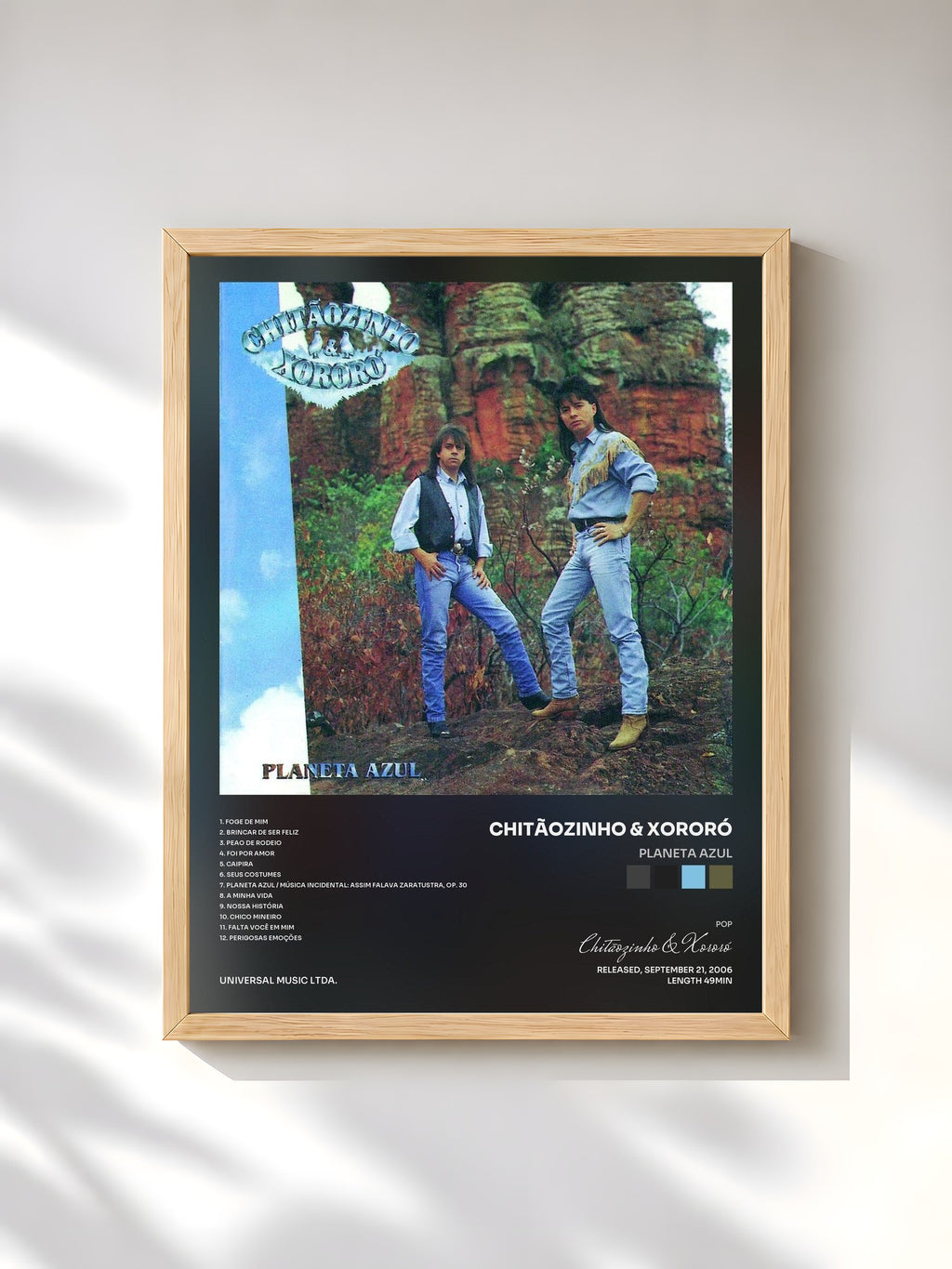 #bois Tableau de l'album Planeta Azul de Chitãozinho & Xororó, cadre en bois brut, imprimé et encadré en France