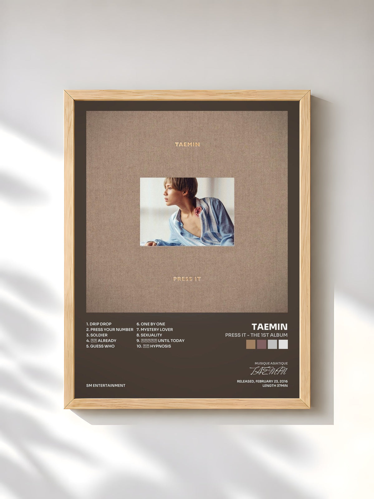 #bois Tableau de l'album Press It - The 1st Album de TAEMIN, cadre en bois brut, imprimé et encadré en France