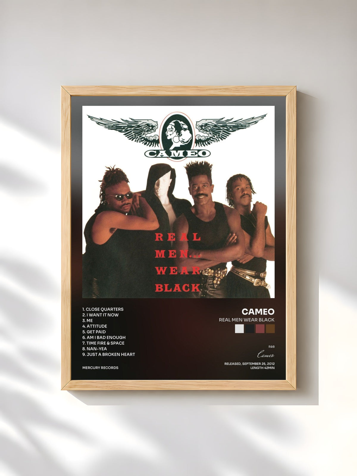 #bois Tableau de l'album Real Men Wear Black de Cameo, cadre en bois brut, imprimé et encadré en France