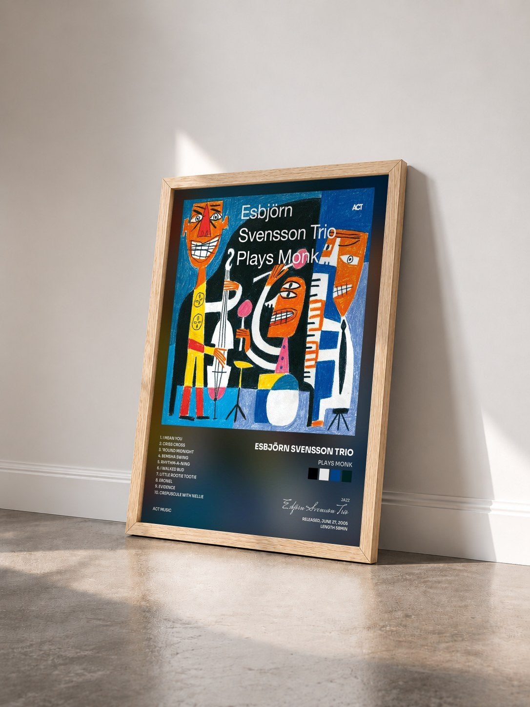 #bois Tableau de l'album Plays Monk de Esbjörn Svensson Trio vu de trois quarts, cadre en bois brut