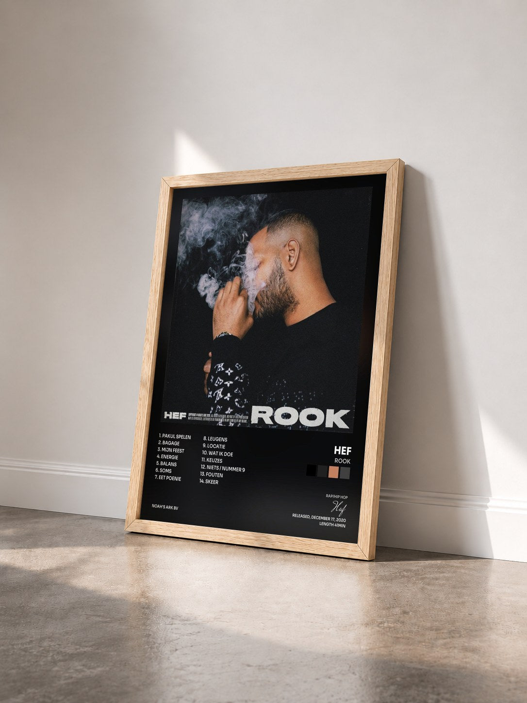 #bois Tableau de l'album Rook de Hef vu de trois quarts, cadre en bois brut