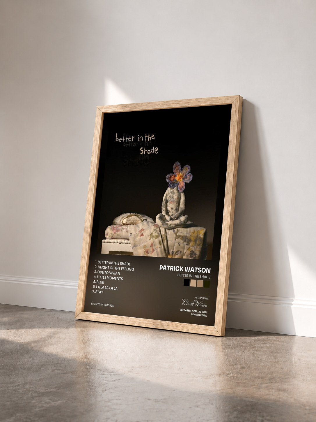 #bois Tableau de l'album Better in the Shade de Patrick Watson vu de trois quarts, cadre en bois brut