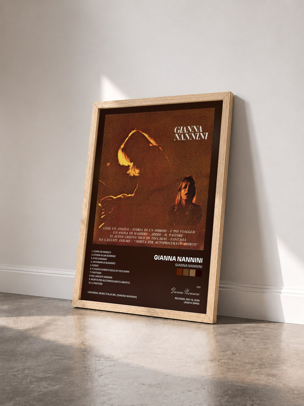#bois Tableau de l'album Gianna Nannini de Gianna Nannini vu de trois quarts, cadre en bois brut