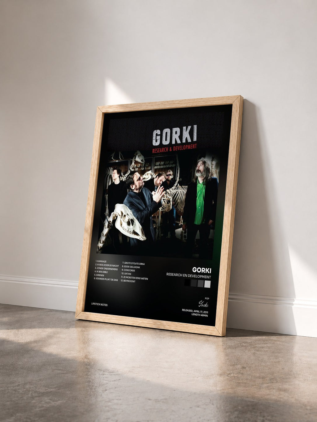 #bois Tableau de l'album Research en Development de Gorki vu de trois quarts, cadre en bois brut