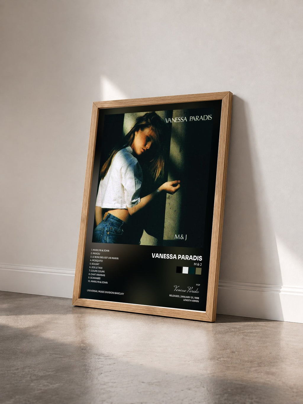 #bois Tableau de l'album M & J de Vanessa Paradis vu de trois quarts, cadre en bois brut