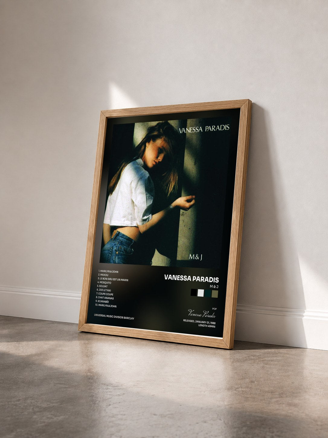 #bois Tableau de l'album M & J de Vanessa Paradis vu de trois quarts, cadre en bois brut
