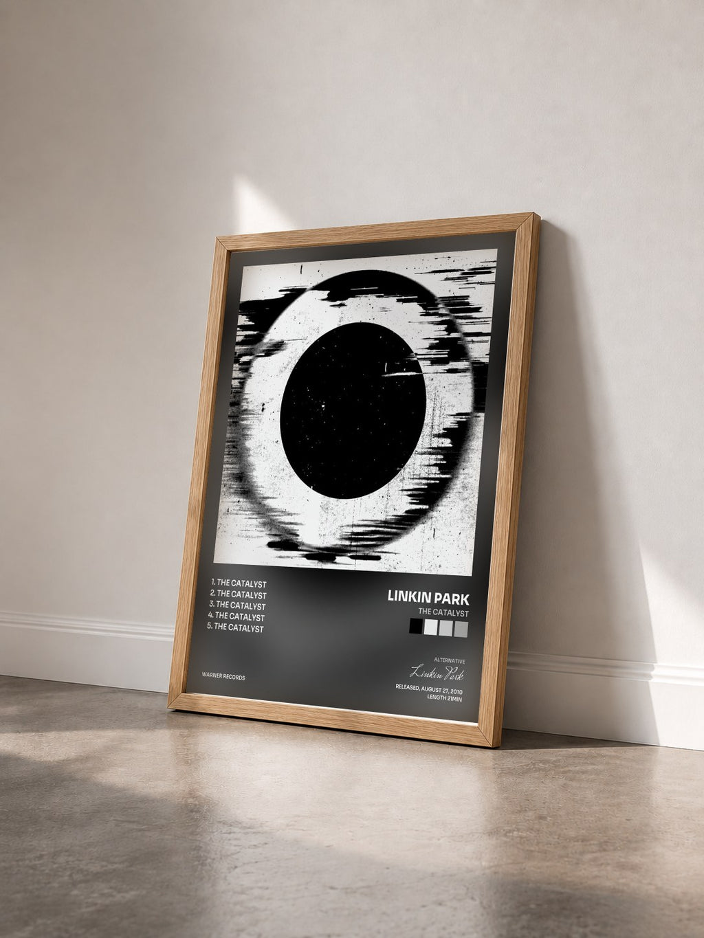 #bois Tableau de l'album The Catalyst de Linkin Park vu de trois quarts, cadre en bois brut