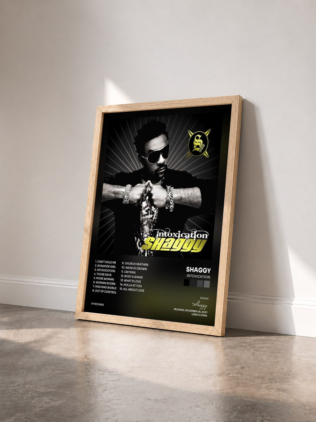 #bois Tableau de l'album Intoxication de Shaggy vu de trois quarts, cadre en bois brut