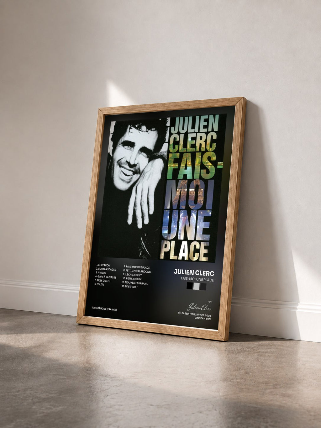 #bois Tableau de l'album Fais-moi une place de Julien Clerc vu de trois quarts, cadre en bois brut