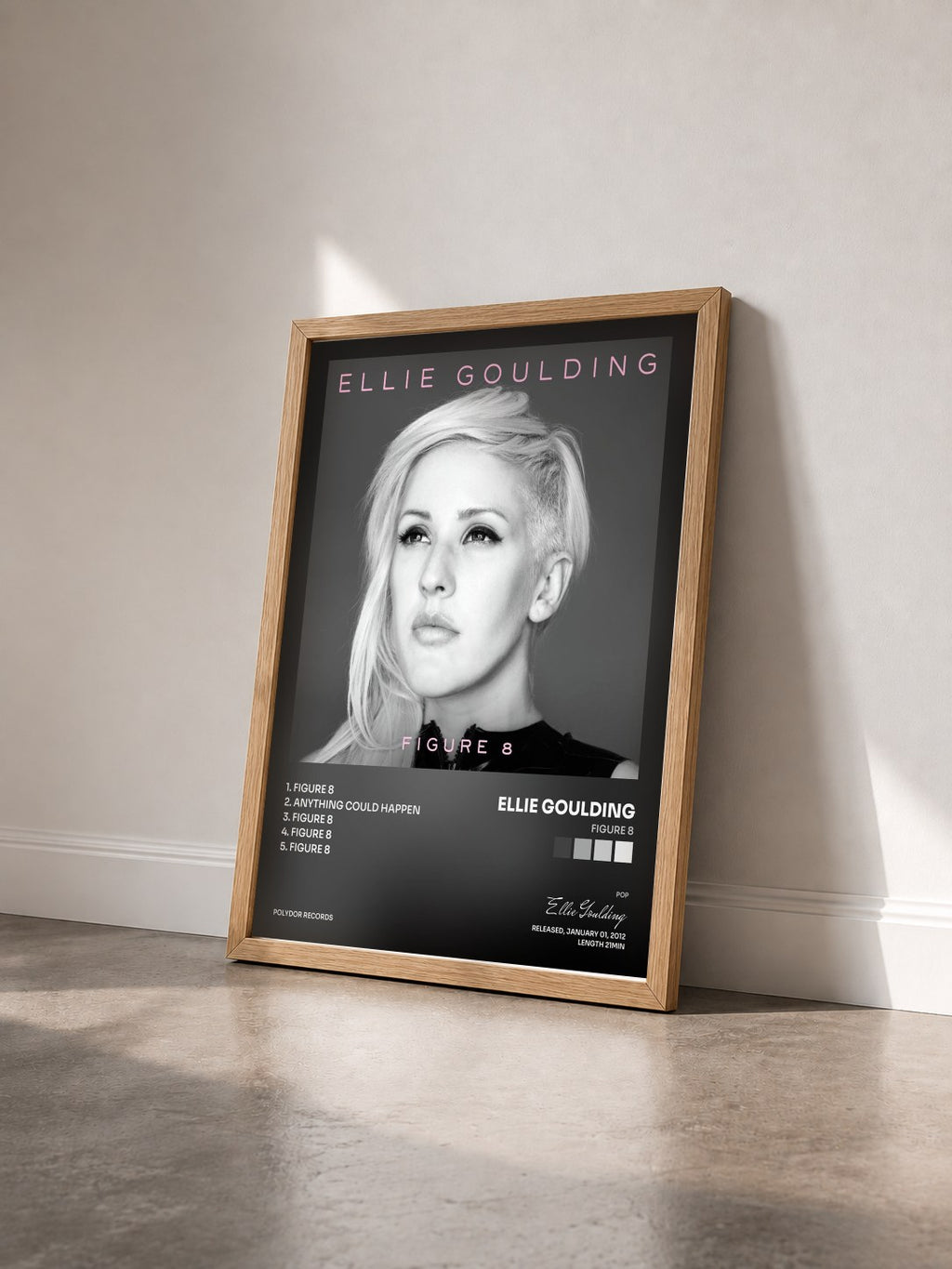 #bois Tableau de l'album Figure 8 de Ellie Goulding vu de trois quarts, cadre en bois brut