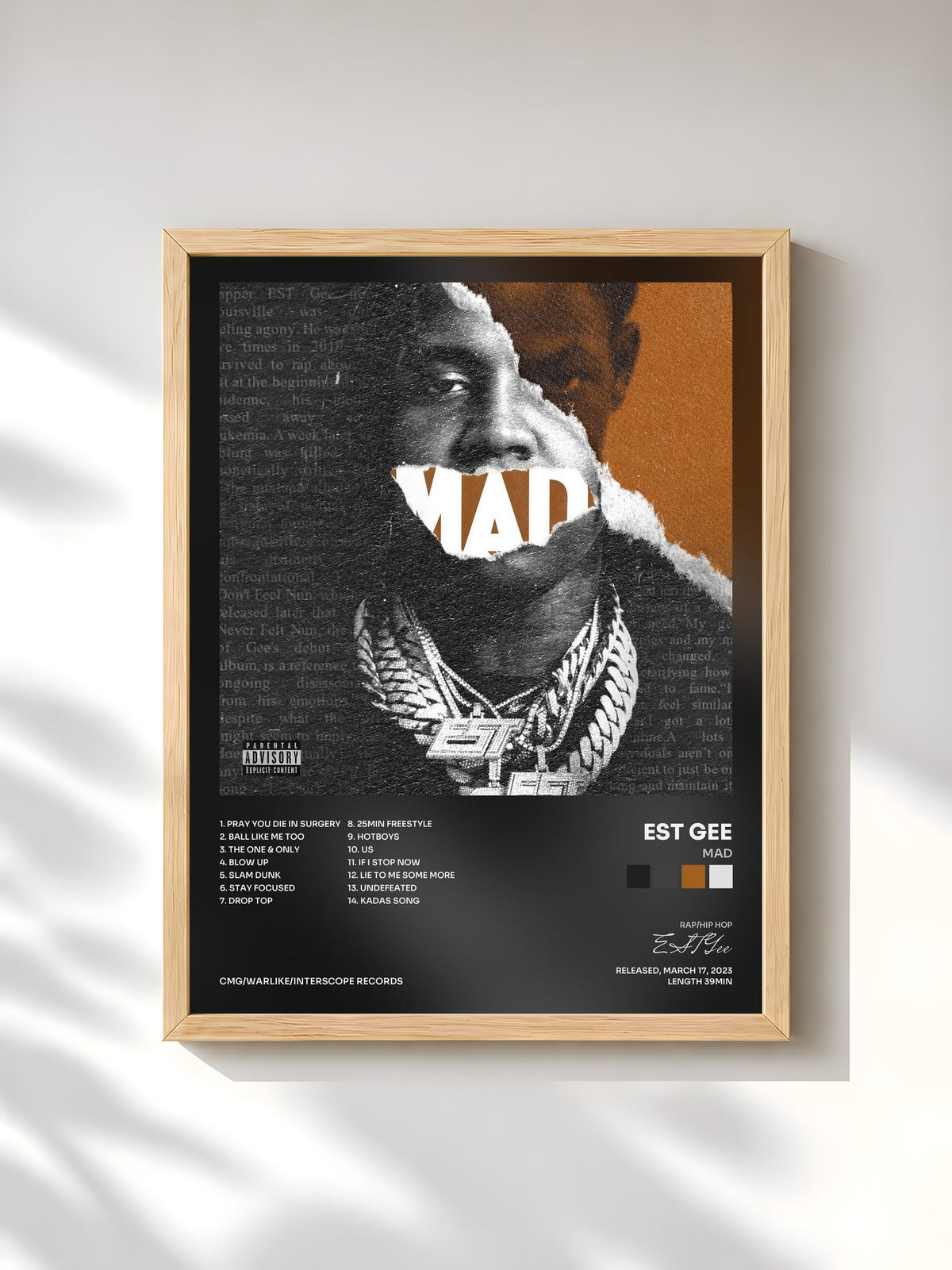 #bois Tableau de l'album MAD de EST Gee, cadre en bois brut, imprimé et encadré en France