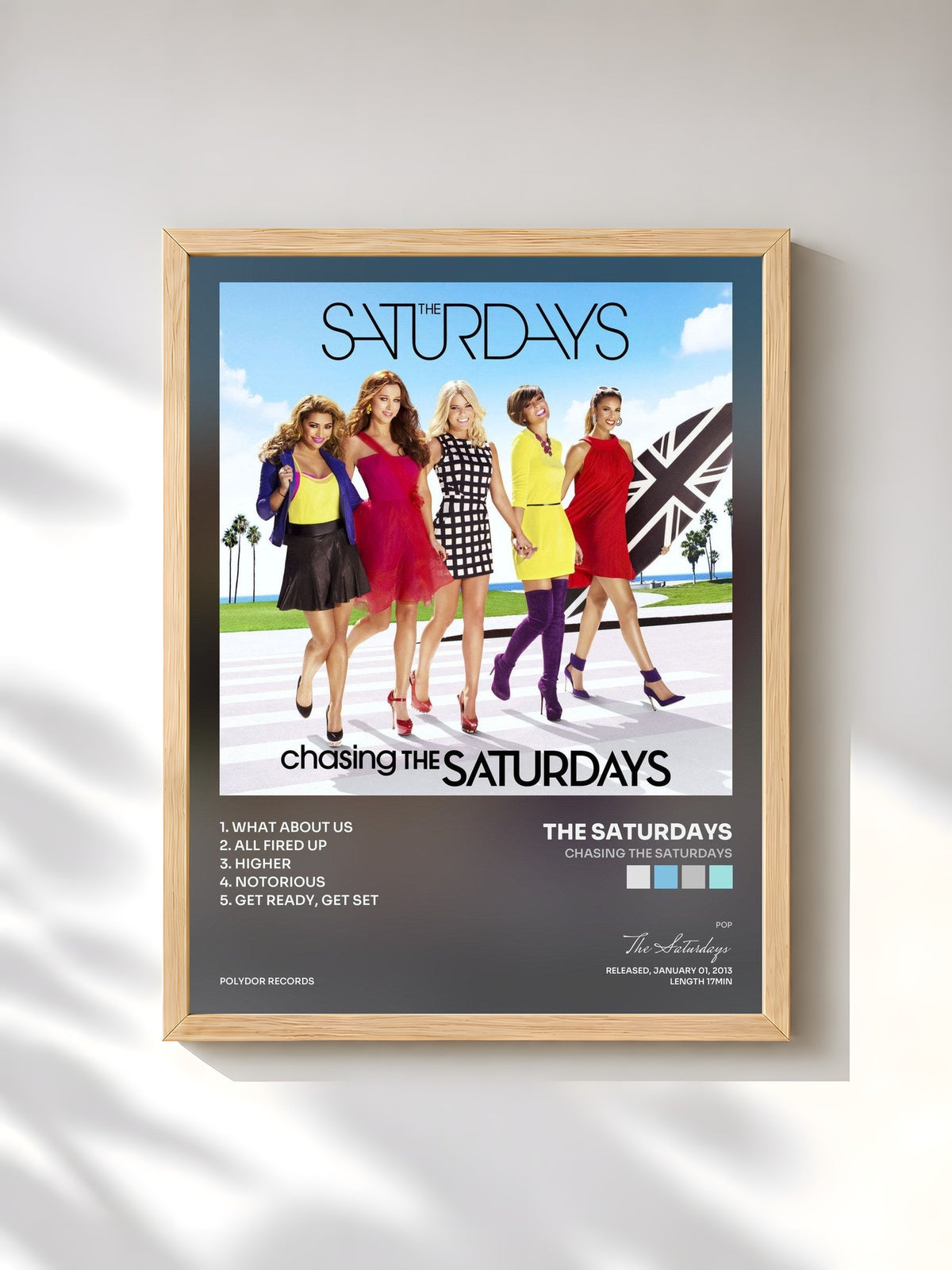 #bois Tableau de l'album Chasing The Saturdays de The Saturdays, cadre en bois brut, imprimé et encadré en France