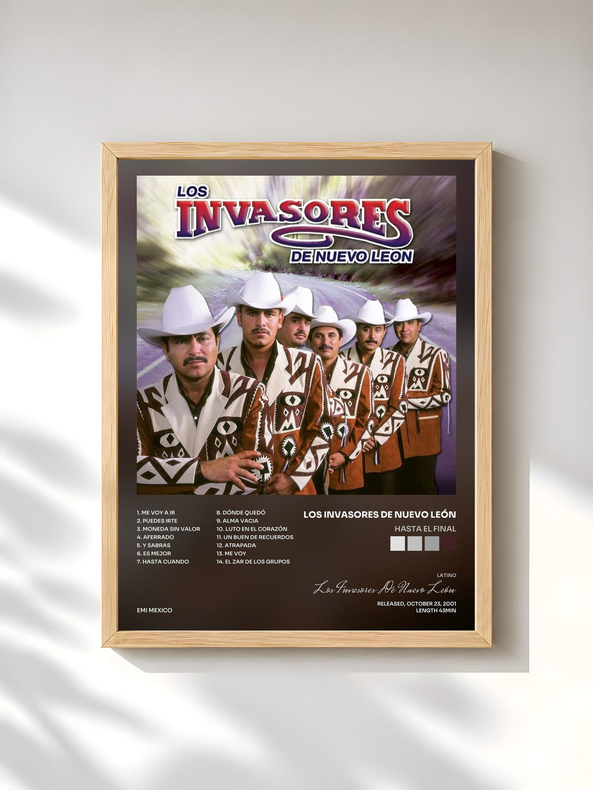 #bois Tableau de l'album Hasta El Final de Los Invasores De Nuevo León, cadre en bois brut, imprimé et encadré en France