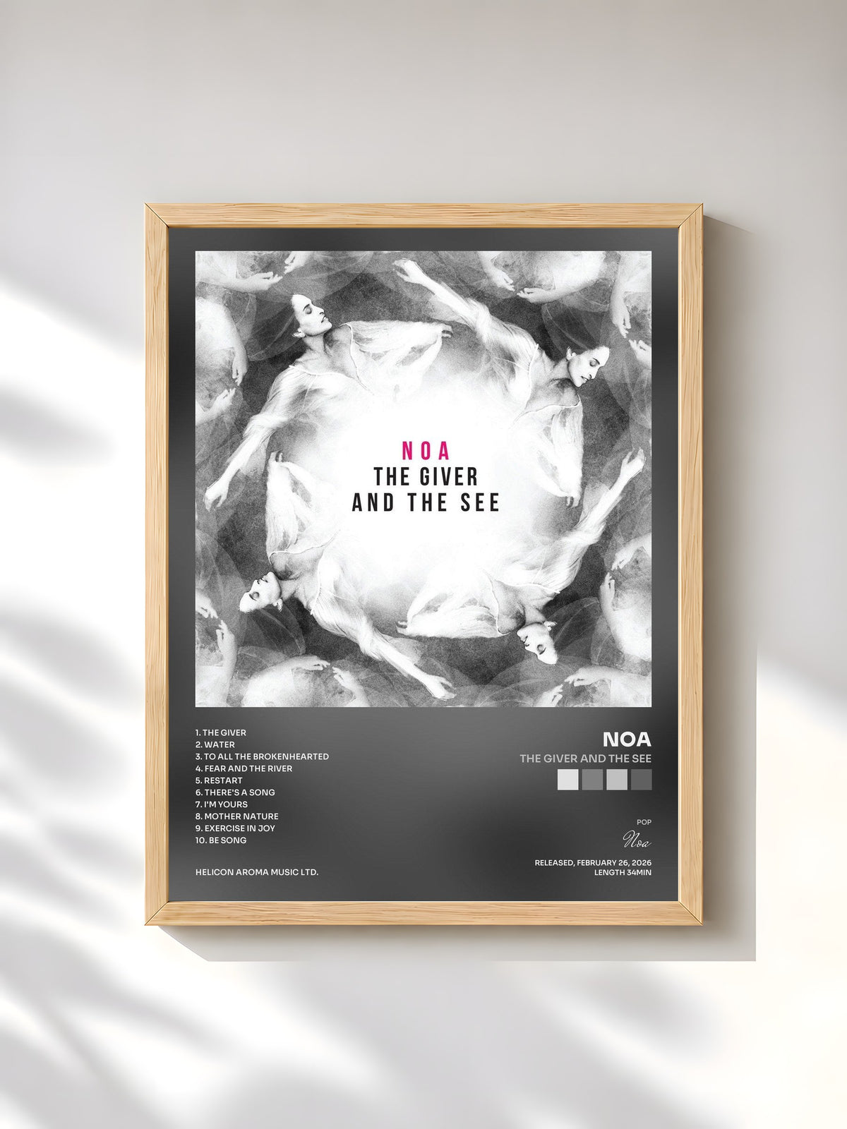 #bois Tableau de l'album The Giver and the See de Noa, cadre en bois brut, imprimé et encadré en France