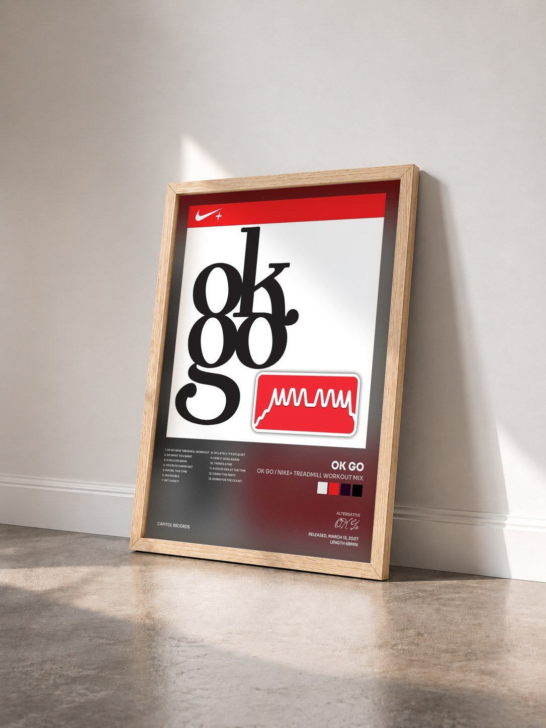 #bois Tableau de l'album OK Go / Nike+ Treadmill Workout Mix de OK Go vu de trois quarts, cadre en bois brut
