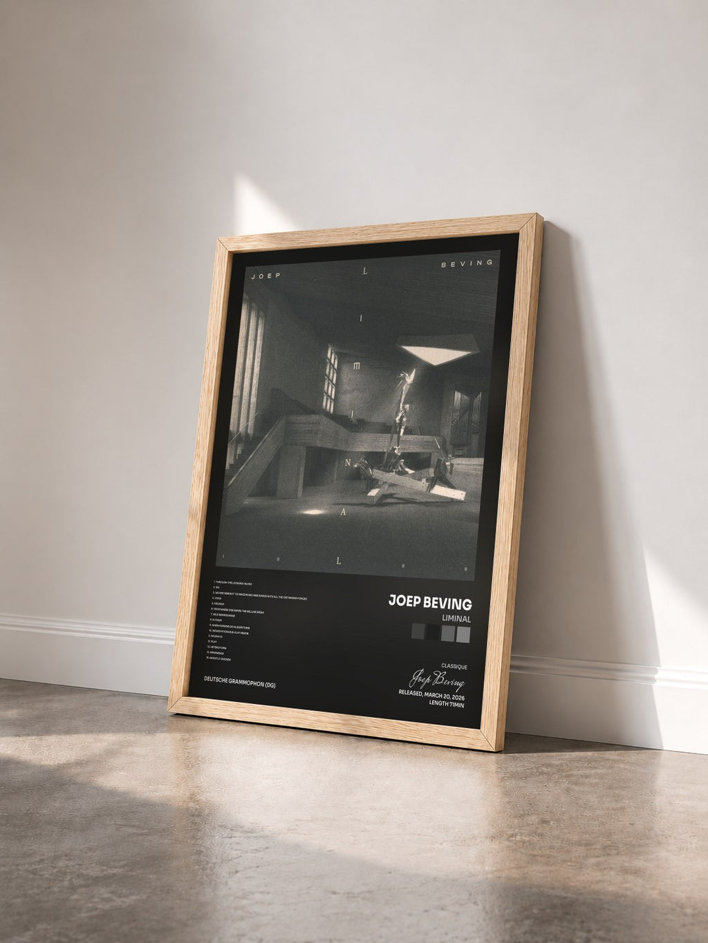#bois Tableau de l'album Liminal de Joep Beving vu de trois quarts, cadre en bois brut