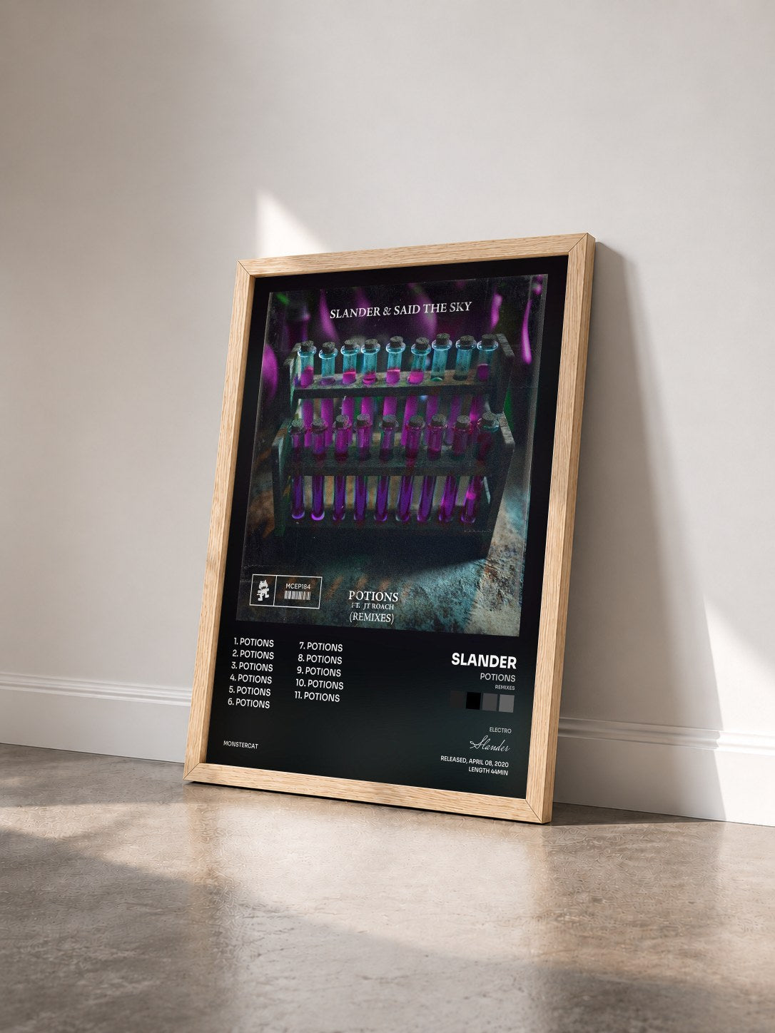 #bois Tableau de l'album Potions (Remixes) de Slander vu de trois quarts, cadre en bois brut