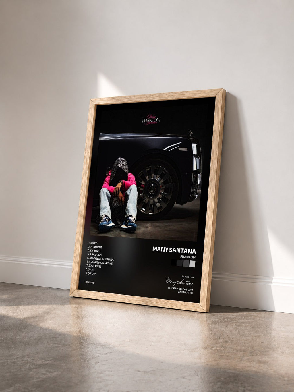 #bois Tableau de l'album PHANTOM de Many Santana vu de trois quarts, cadre en bois brut